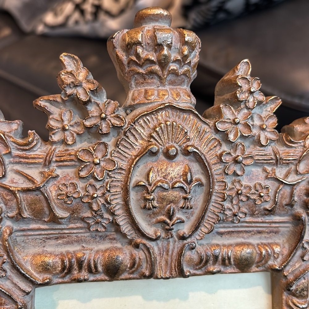 NWT Vintage Bombay company Gold ornate imperial Chunky Picture Frame 5 x 7 - Picture 3 of 8